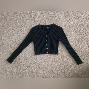 Black Ribbed Button-Up Cardigon